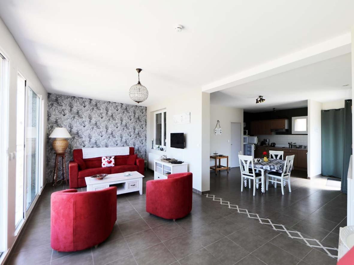 Les Hirondelles Apartment *